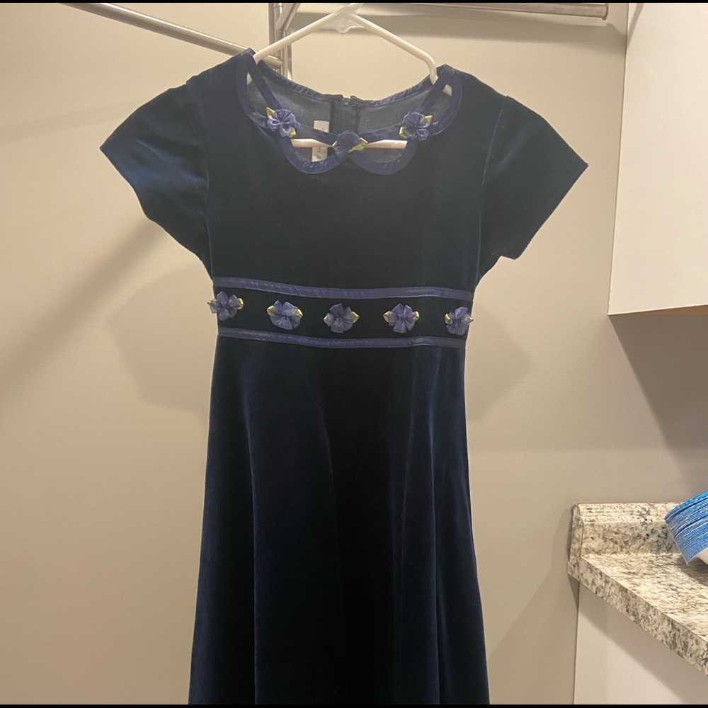 Velvet Dark Blue Girls Dress with floral details (Size 7/8)